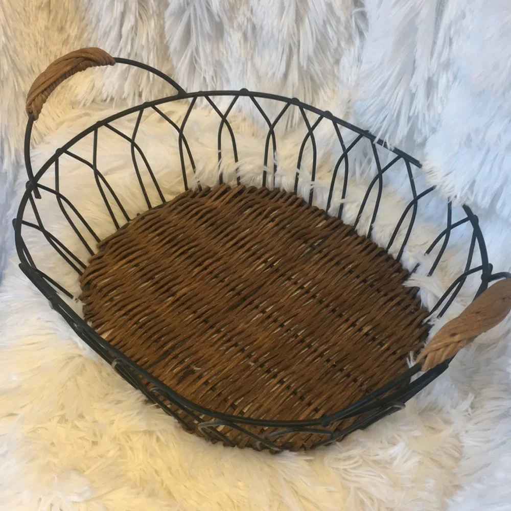 Farmhouse Wire & Wood Storage Basket